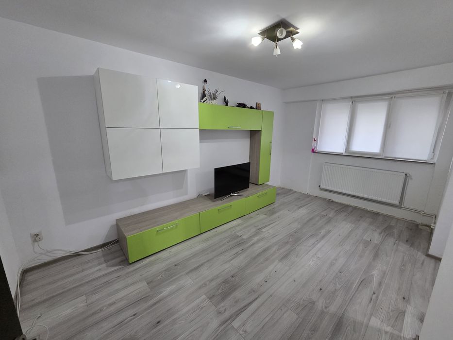 Pf inchiriez apartament 4-3 camere