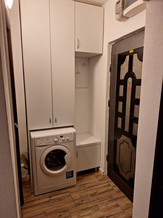 Inchiriez garsoniera micalaca