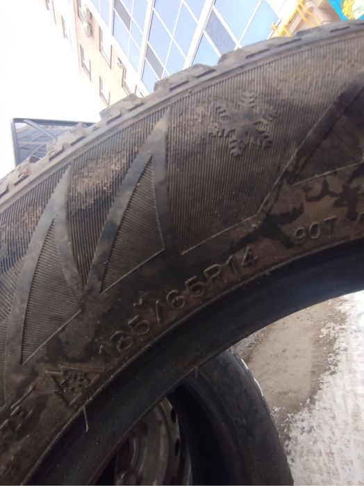 продам зимние шины 2 штуки