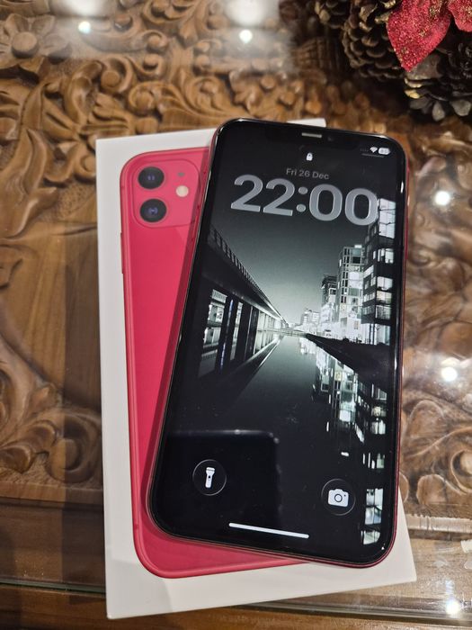 iPhone 11 червен 64gb