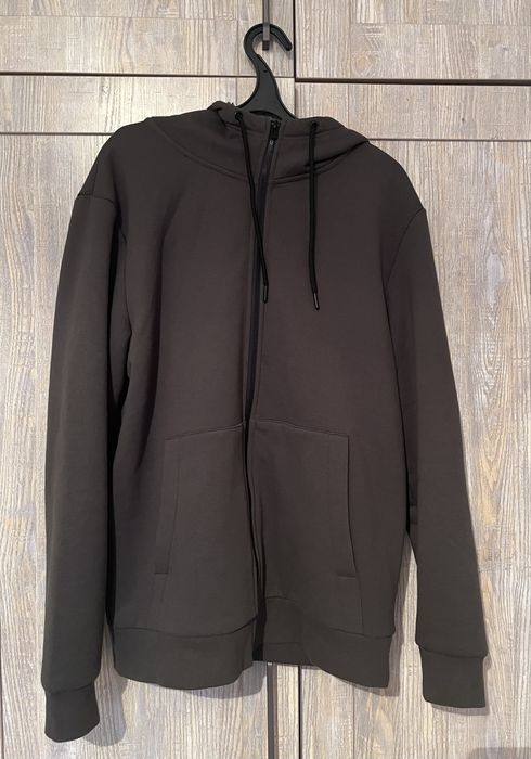 Продаю верхнюю одежду