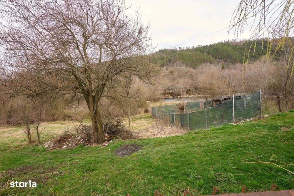 Casa individuala  Leresti la strada principala+ teren 831 mp, utilitat