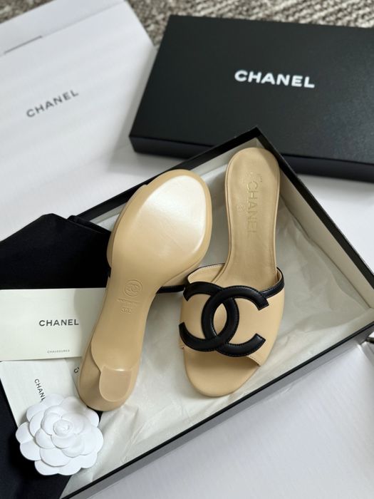 Pantofi Chanel