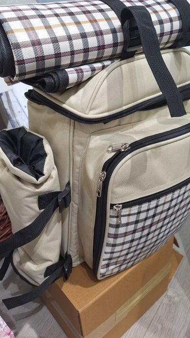 Раница за Пикник за Четирима с Постелка