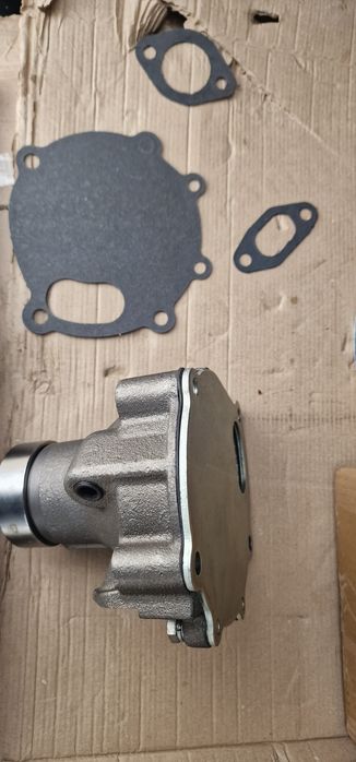 Pompa apa tractor fiat 250 și fiat 300 preț 550 lei se poate trimite p