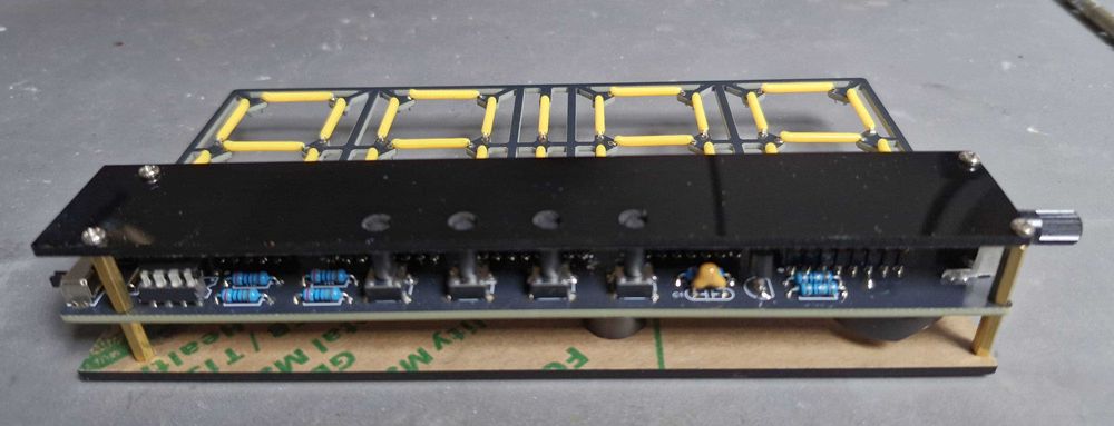 Ceas digital 7 segmente LED stil retro Numitron/Nixie