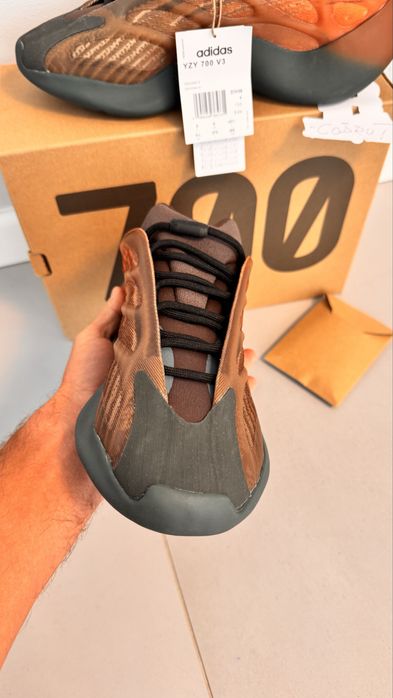 Adidas Yeezy 700 v3 Cooper Fade