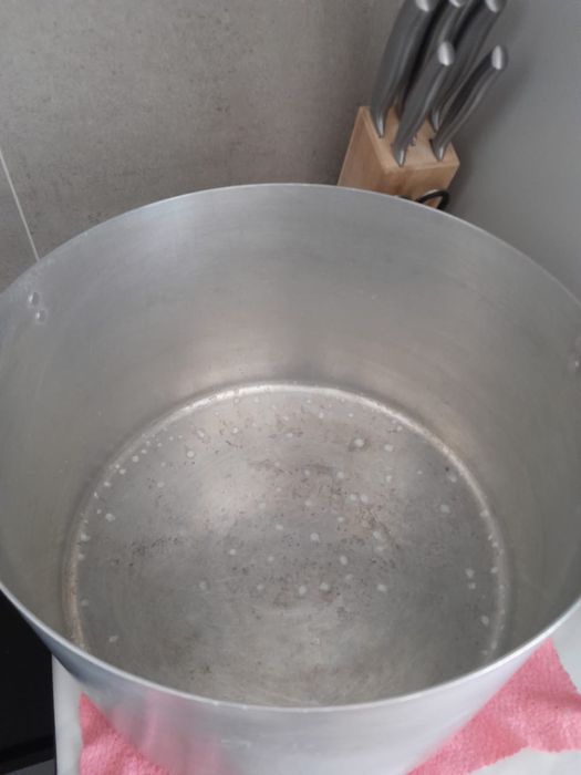 Продам кострюлю для варки мясо