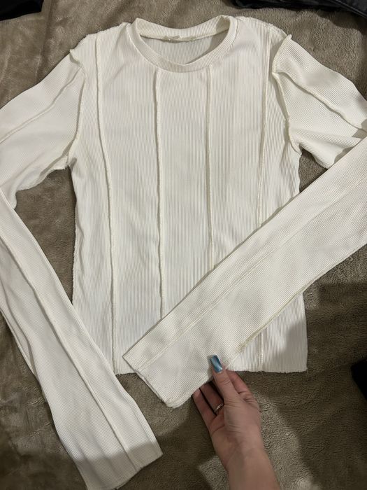 одежда - куртки, кофты, топы