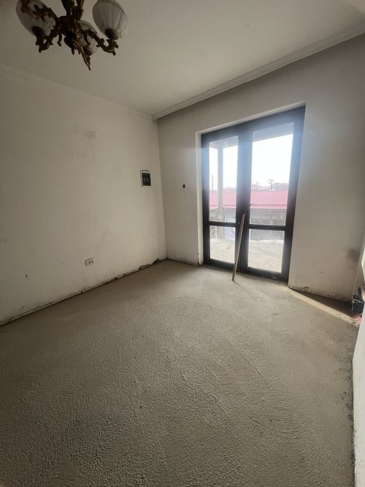 Arenda uchaska uchtepa tumani Izza maxallada 6 sotix 10 xona