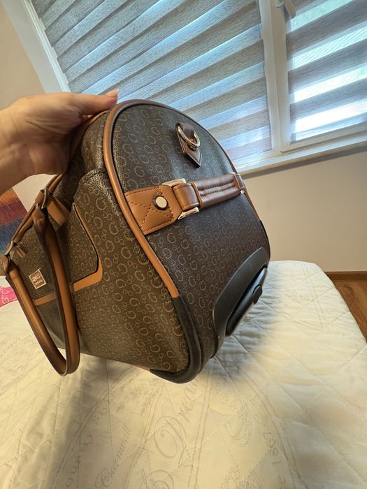 сак с колела на GUESS