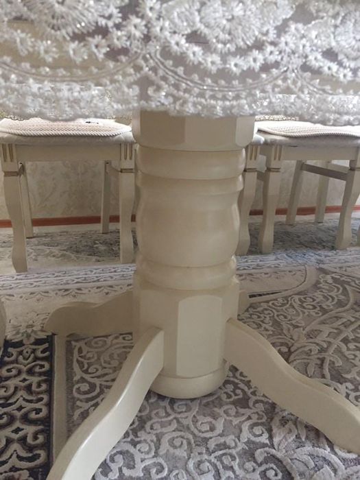 Стол со стульями