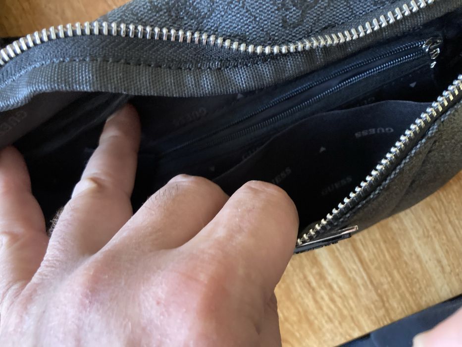 Мъжка оригинална чанта  Guess