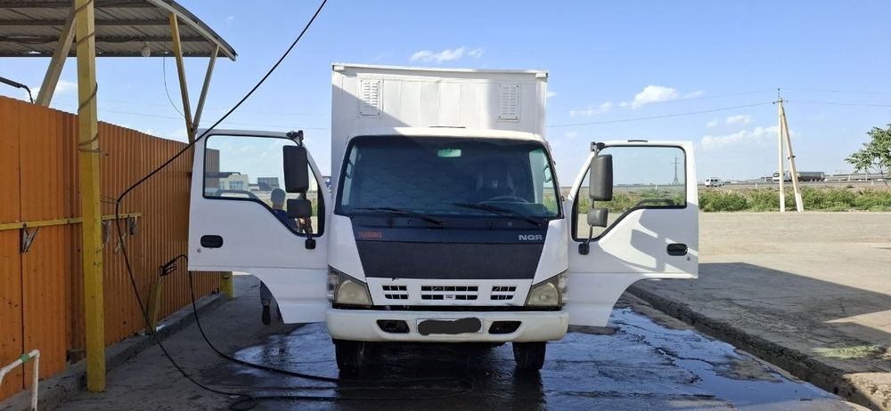 ISUZU юк машинаси сотилади.