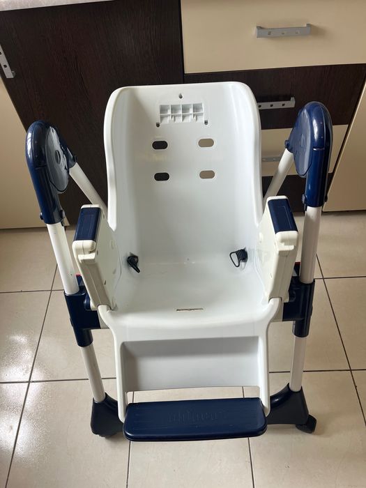 Scaun de masă bebe chicco