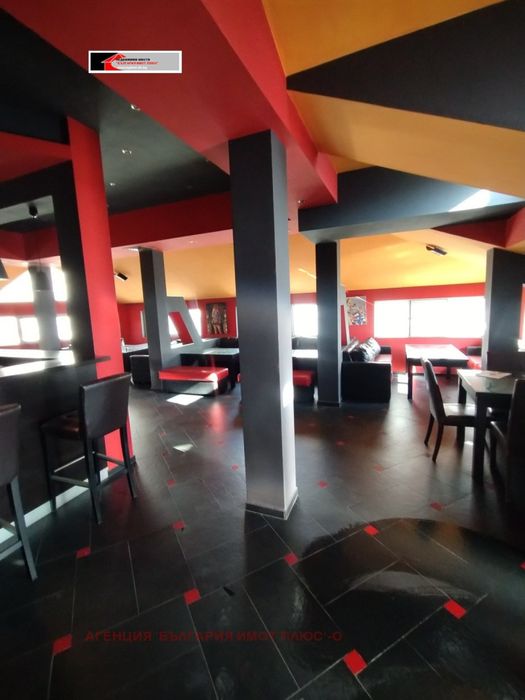 Дава се под наем Заведение в София, Център - 160 кв.м за 2040 € - Снимка #3