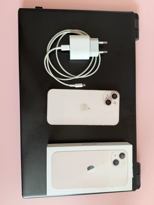 Продам Iphone 13