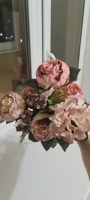 Продам искусс.пионы