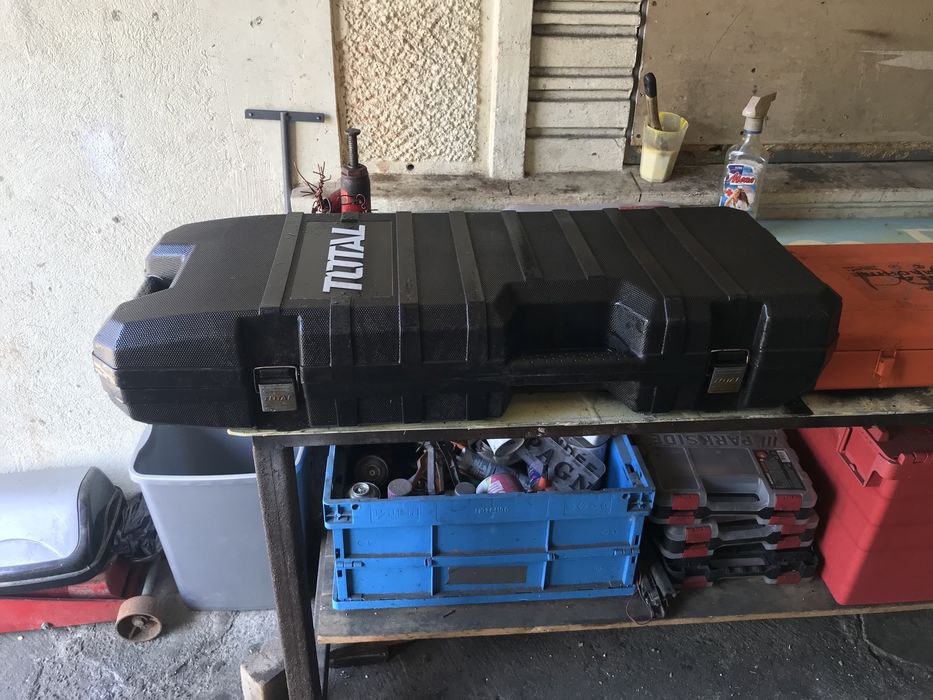 cutii de scule aproape noi