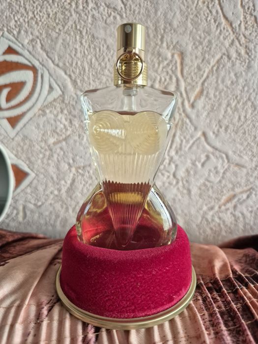 Дамски парфюми..Olympea Parfum