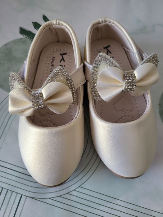 Продам обувь для девочек, новое,размер 23