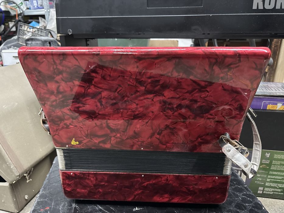 Acordeon Weltmeister Stella cu 72 de basi