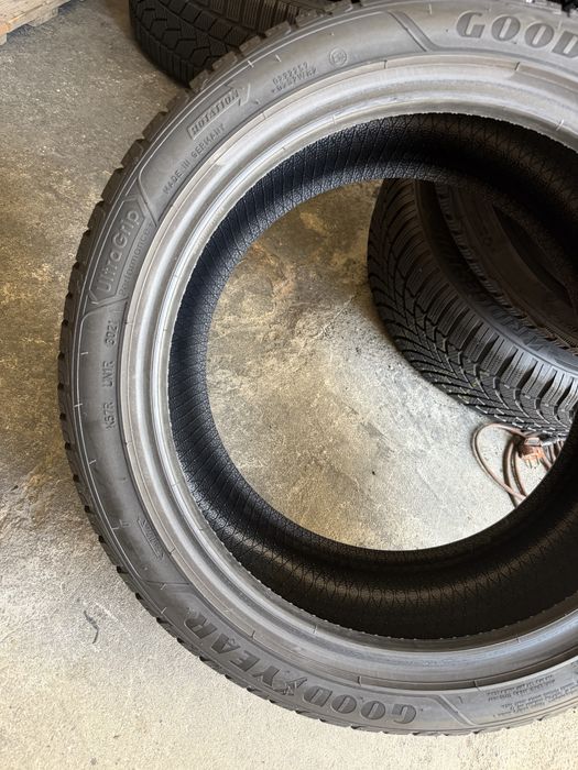 4 anvelope iarna 225/45/17 , GoodYear , 7-7.4 mm , DOT 2021 !