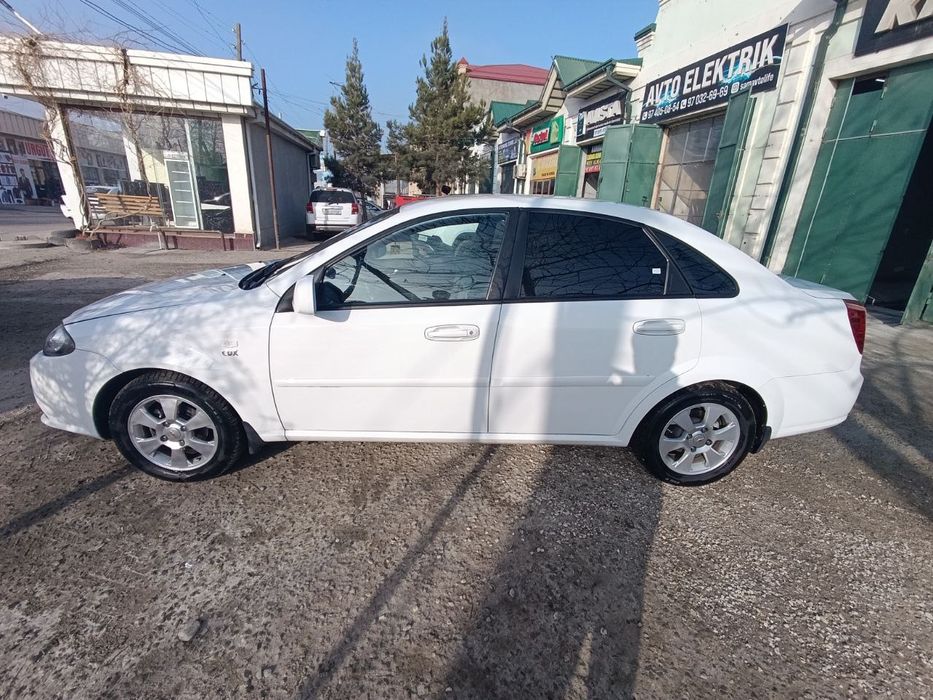 Jentra sotiladi arzon narxda