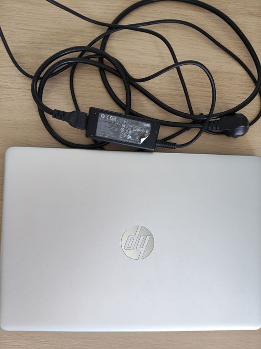 Laptop HP 15-dw0020nq, i3 Gen 8, 8GB RAM, SSD 256GB