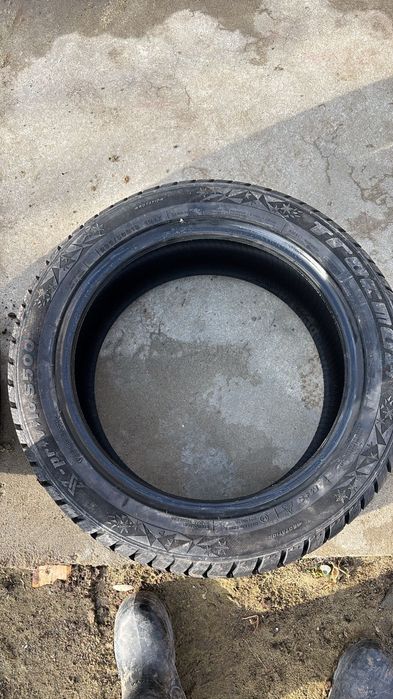 Резина новая 235-50