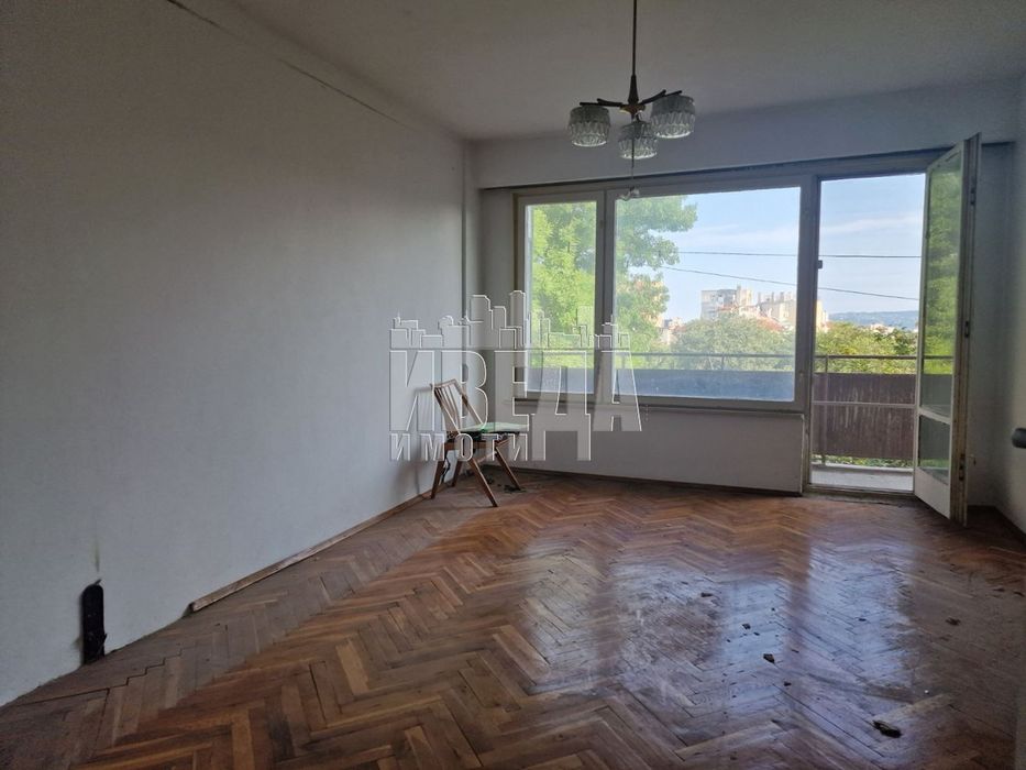 Продава се Тристаен апартамент в Варна, Левски - 80 кв.м за 1500 €/кв.м - Снимка #1