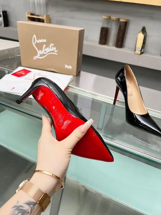Оригинални Christian Louboutin So Kate 38 номер червени подметки  ЛАЧЕНИ обувки с висок  10cm ток