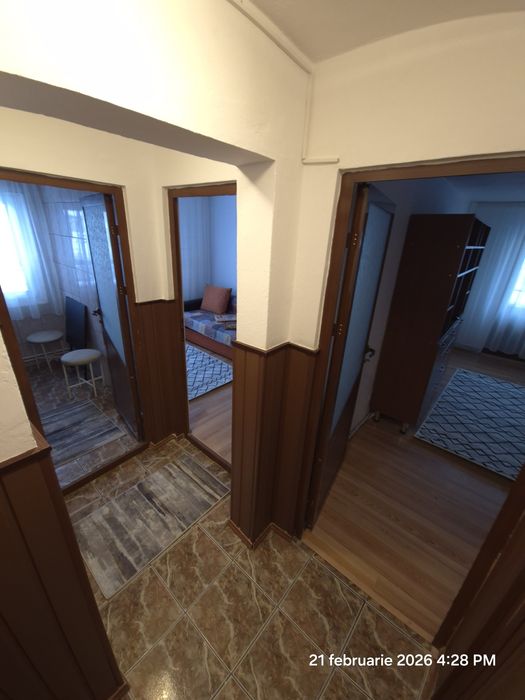 Inchiriez apartament 3 camere