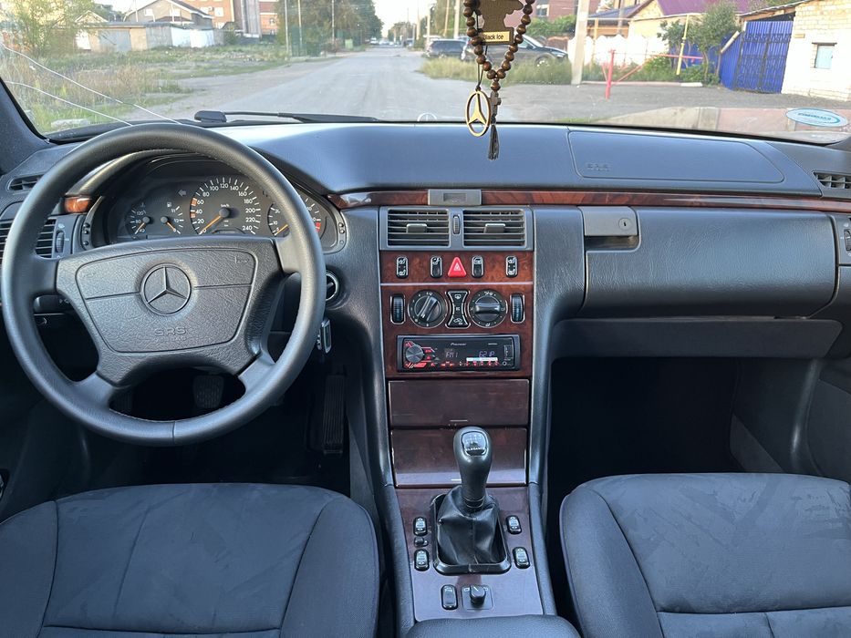 Продам w210 Classic 2л