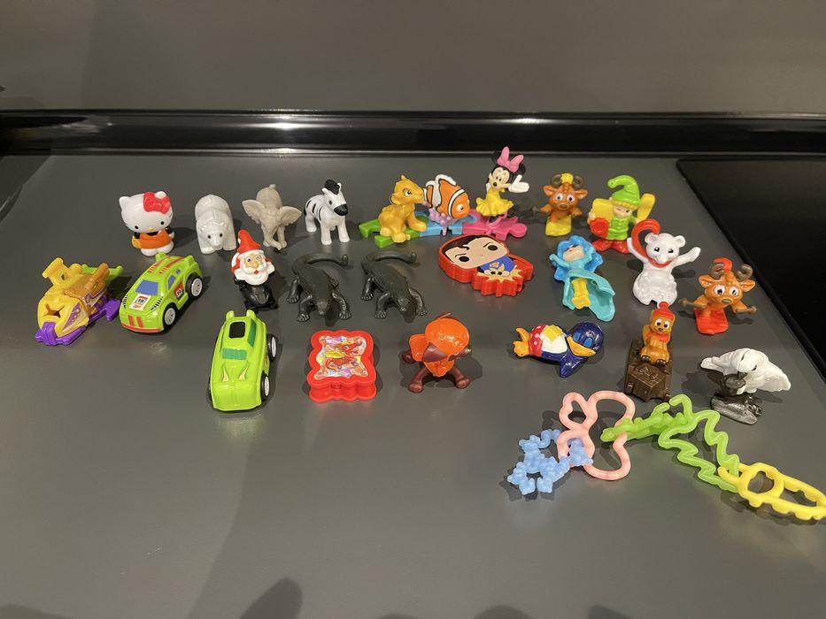 Kinder JOY Super Mario Jurassic Park Stranger things DC Playmobil