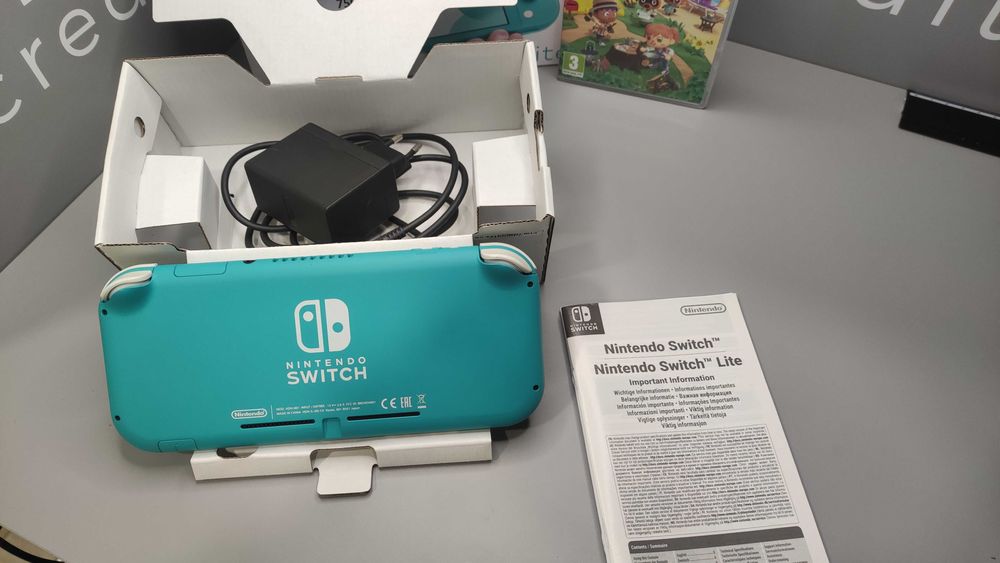 Nintendo Switch Lite Turquoise/Cutie/Joc:Animal Crossing ID1025