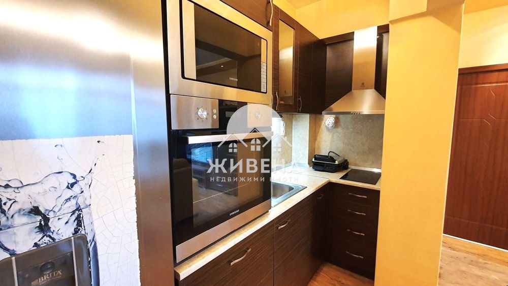 Дава се под наем Двустаен апартамент в Варна, Център - 60 кв.м за 614 € - Снимка #3