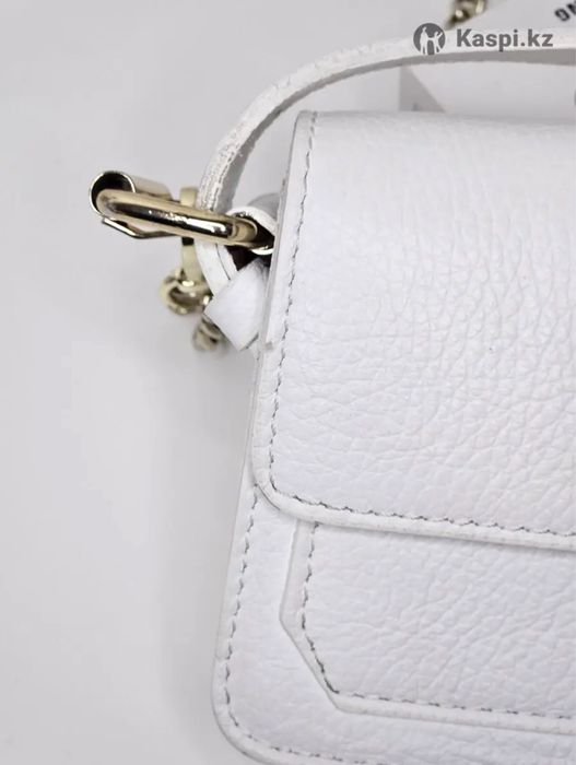 Продам сумку белого цвета