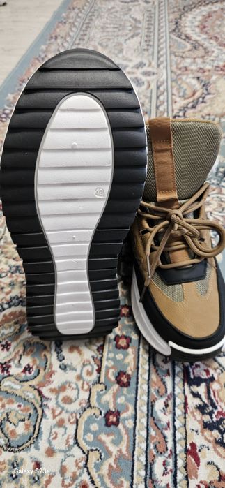 Кроссовки зимние