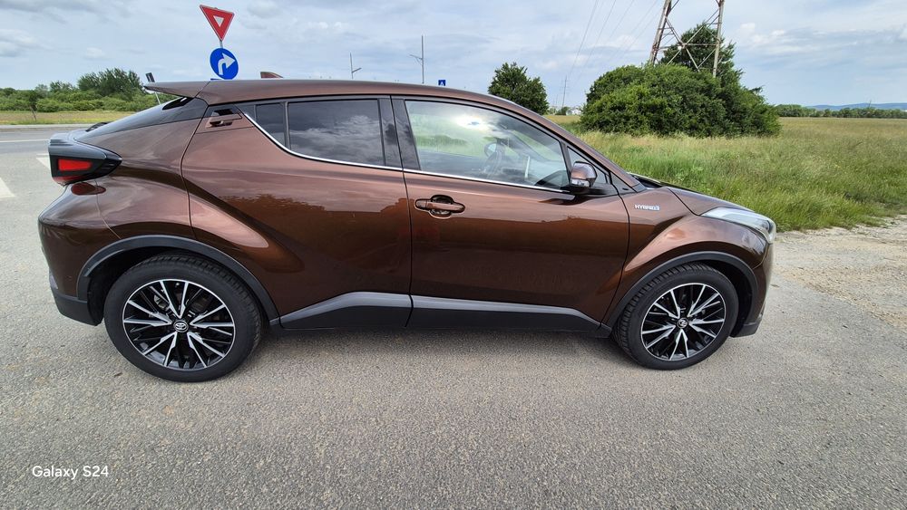 Toyota C-HR 1.8, 4×2, VERSIUNEA LOUNGE