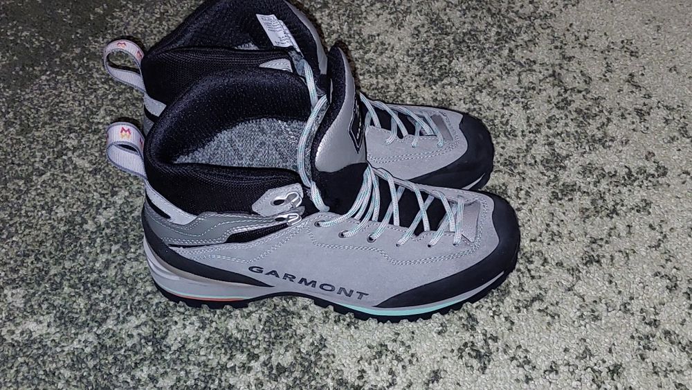 Bocanci trekking dama Garmont Ascent GTX 39,5 light grey/light gren