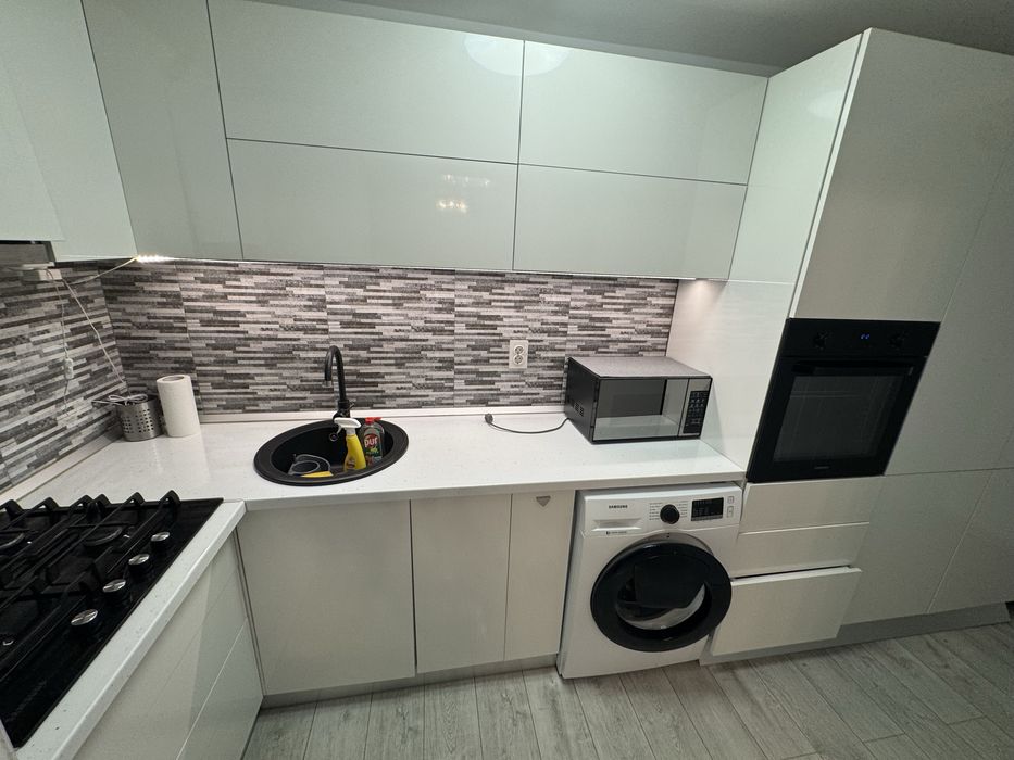 Inchiriez apartament 3 camere Grui