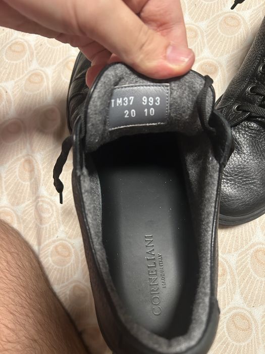 Adidasi din piele de calitate corneliani