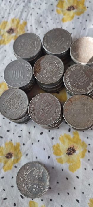 Vând monede de 500,100 ,5000 , 1 leu