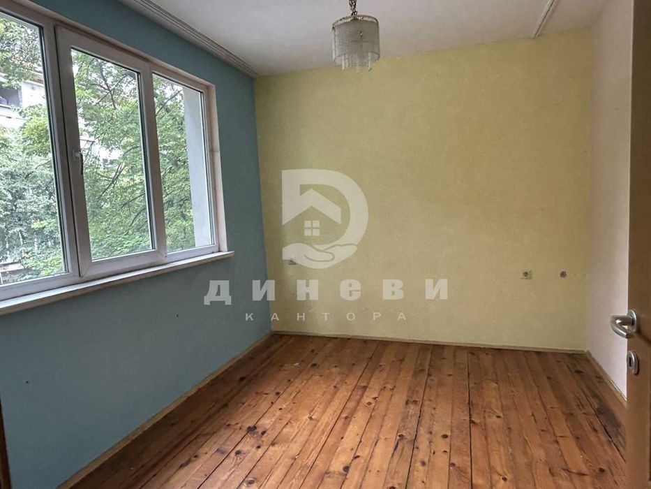 Продава се Тристаен апартамент в Стара Загора, Център - 90 кв.м за 1389 €/кв.м - Снимка #1
