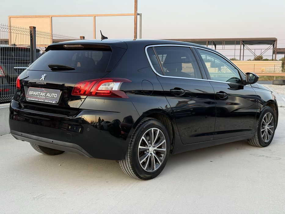 Peugeot 308 1.2i* 2015г* РЪЧКА* Топ Състояние* СЕРВИЗНА*