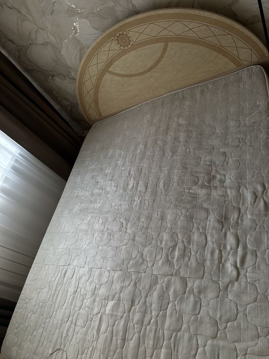 Двухспальная кровать