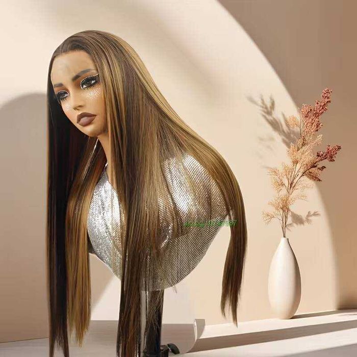 80 см блясък Кестенява синтетична перука с руси кичури и дантела 13×4