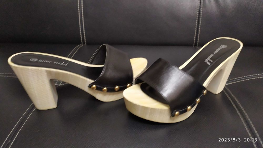 Продавам дамско сабо