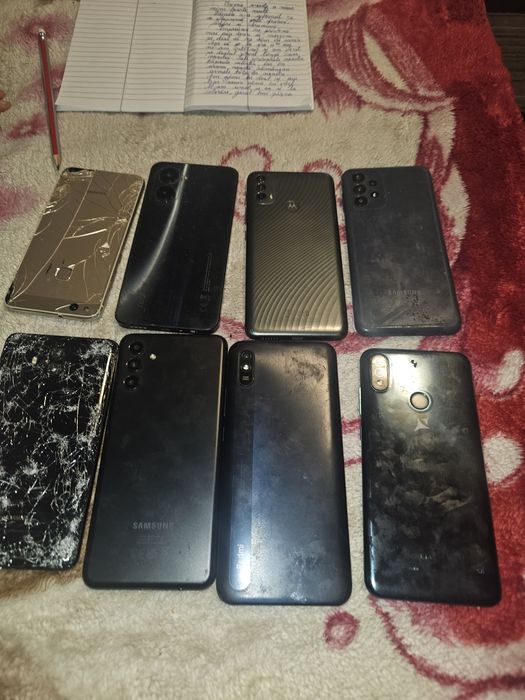 Vind telefoane mobile funcționale dar cu ecrane sparte